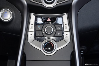 2016款朗动1.6L手动尊贵型