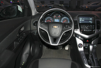 2013款科鲁兹掀背1.6L自动豪华版
