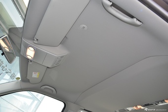 2016款凯路威2.0T自动四驱舒适版9座