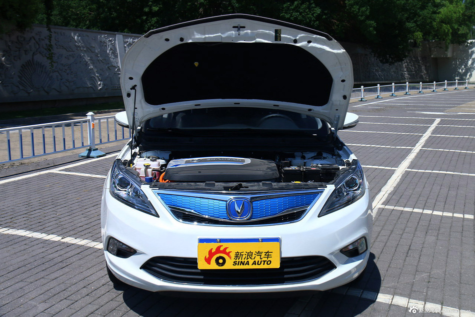 2015款逸动纯电动尊贵型