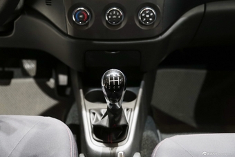 2014款吉利金刚三厢1.5L手动尊贵型