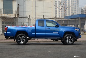 2016款丰田塔库玛3.5L手动标准版