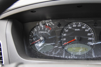 2014款荣威W5 1.8T自动两驱胜域特装版