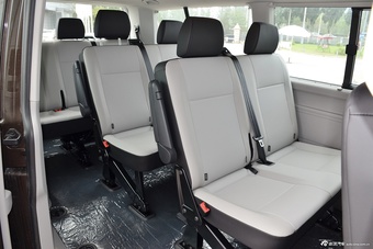 2016款凯路威2.0T自动四驱舒适版9座