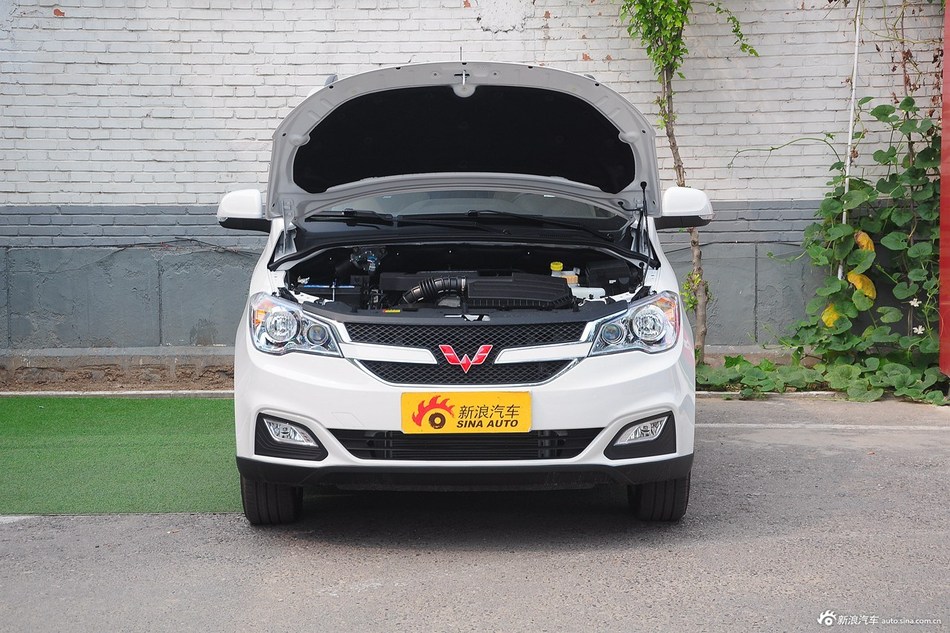 2015款五菱宏光S1 1.5L豪华型