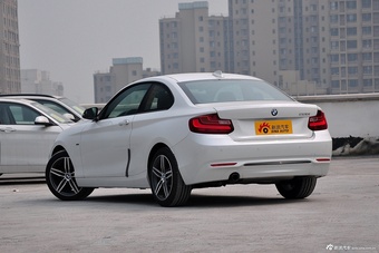 2014款宝马2系220i运动设计套装
