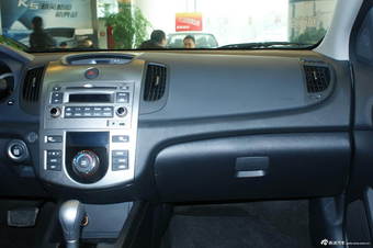 2012款东风悦达起亚福瑞迪纪念版