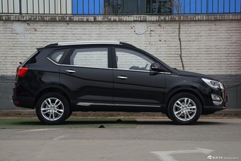 2016款宝骏560 1.8L手动精英型