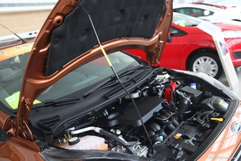 2013款嘉年华三厢1.5L自动时尚型