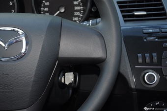 2015款马自达3星骋两厢1.6L手动舒适型