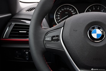 2014款宝马2系220i运动设计套装