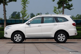 2015款萨瓦纳2.8T手动四驱柴油豪华版5座