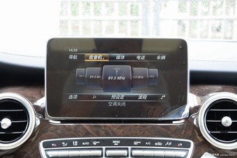 2016款奔驰V级 V260 2.0T自动尊贵加长版