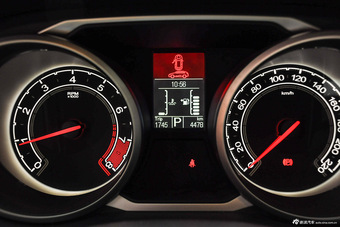 2015款锐腾 1.5T自动四驱豪华版