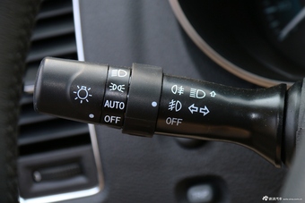 2015款萨瓦纳2.8T手动四驱柴油豪华版5座