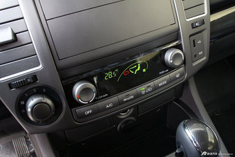 2014款双龙路帝2.0T柴油四驱豪华型