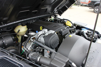 路虎卫士到店实拍