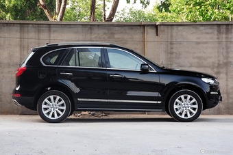 2015款哈弗H8 2.0T四驱尊贵型