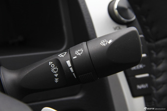 2015款凯美瑞骏瑞2.0L自动凌动版