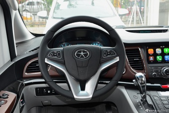 2016款瑞风M5 2.0T自动汽油公务版