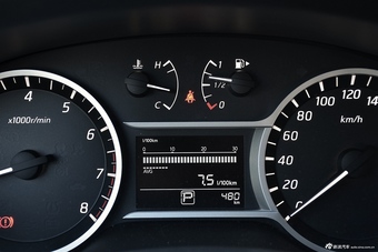 2016款蓝鸟1.6L自动智炫版