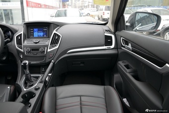 2016款风神AX7 1.4T 手动智悦型