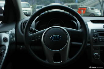 2012款东风悦达起亚福瑞迪纪念版