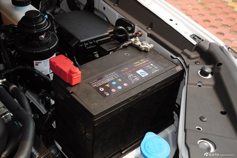 2015款萨瓦纳2.8T手动四驱柴油豪华版5座