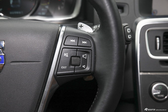 2015款沃尔沃V60 2.0T自动 T5智雅版