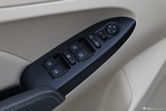 2015款艾瑞泽7 1.6L自动致领版