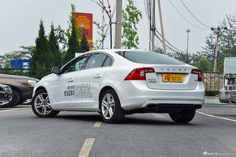 2015款沃尔沃S60L 2.0T自动T5智驭版