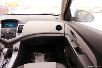 2012款科鲁兹1.6SE手自一体舒适版