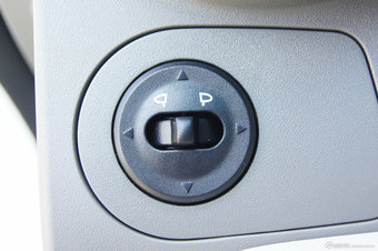 2010款新赛欧三厢1.4L手动优逸版