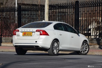 2015款沃尔沃S60L 2.0T自动 E驱混动 智越版