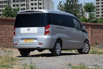 2016款瑞风M5 2.0T手动汽油商务版