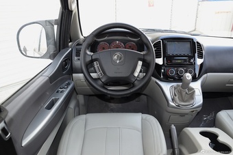 2016款菱智M5 2.0L手动7座豪华型L