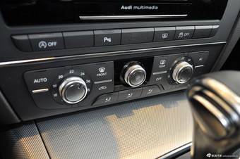 2014款奥迪A6L 2.0L TFSI手自一体标准型