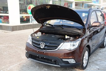 2015款宝骏730 1.8L手动舒适型