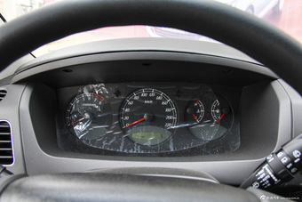 2014款荣威W5 1.8T自动两驱胜域特装版