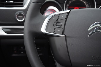 2015款雪铁龙C4L 1.2T自动尊贵版