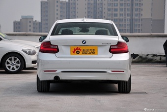 2014款宝马2系220i运动设计套装