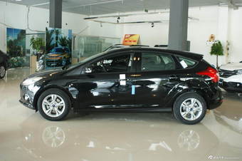 2012款福克斯两厢