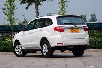 2015款萨瓦纳2.8T手动四驱柴油豪华版5座