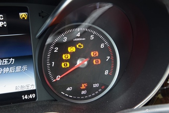 2016款奔驰V级 V260 2.0T自动尊贵加长版