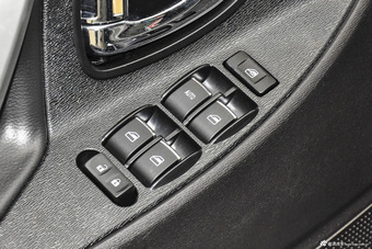 2014款骐铃T5 2.8T手动两驱超值版加长轴距JE493ZLQ4E