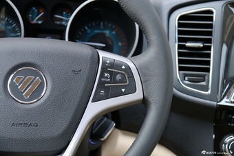 2015款萨瓦纳2.8T手动四驱柴油豪华版5座