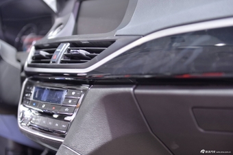 东南V5 plus摇滚版