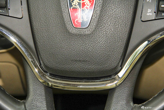 2015款荣威950 1.8T自动精英版