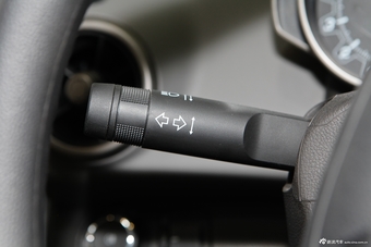 2013款爱唯欧三厢1.4SL自动时尚天窗版