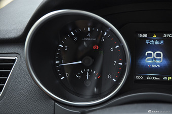 2015款哈弗H8 2.0T四驱尊贵型